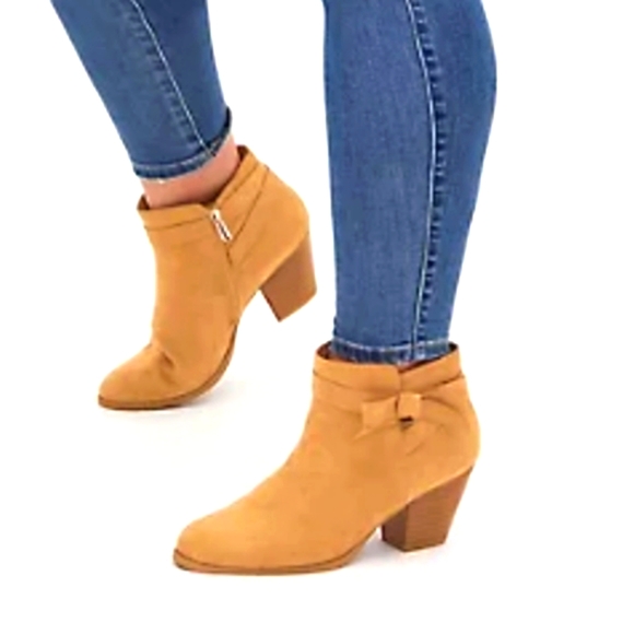 torrid Shoes - 👣🤣TORRID Beige Faux Suede Side Bow☀️ Booties☀️